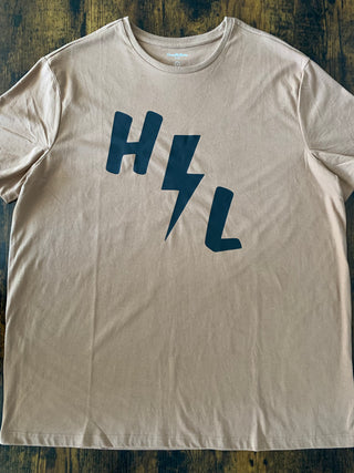 買う ブラウンにブラックの文字 HLSS「ここでパーティ」Tシャツ